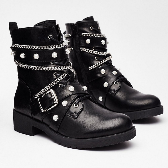 No Doubt Shoes - NWB No Doubt Pearl and Chain Combat Boots